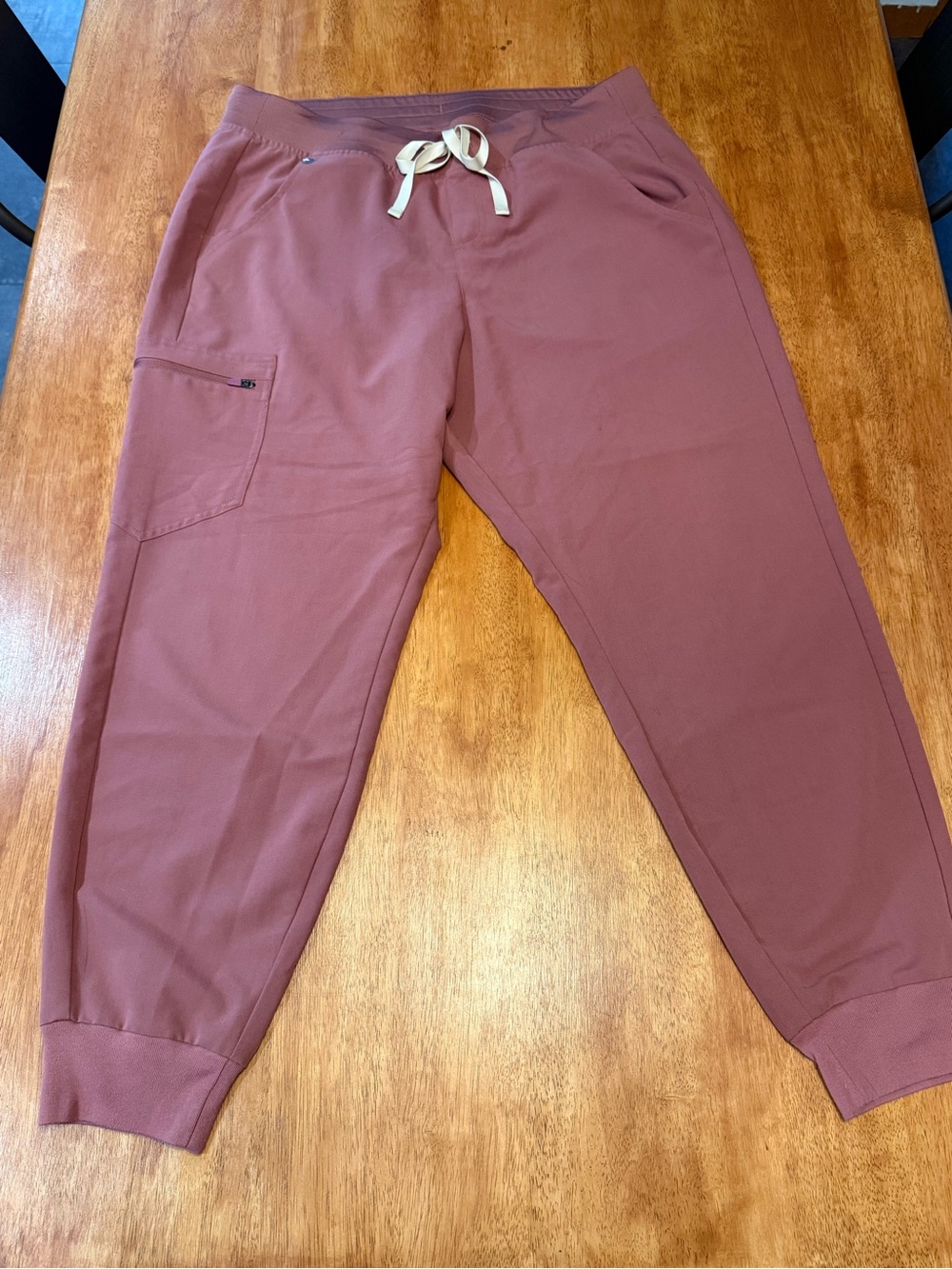 FIGS Womenโs Large Zamora in Mauve
